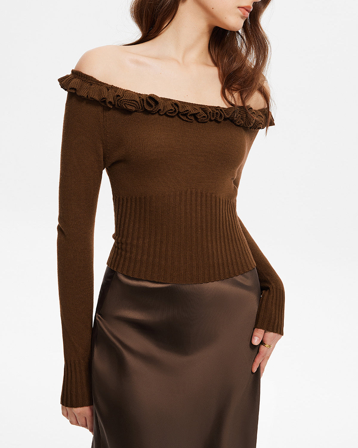 Kaşmir Karışımlı Omuz Açık Volanlı Kazak