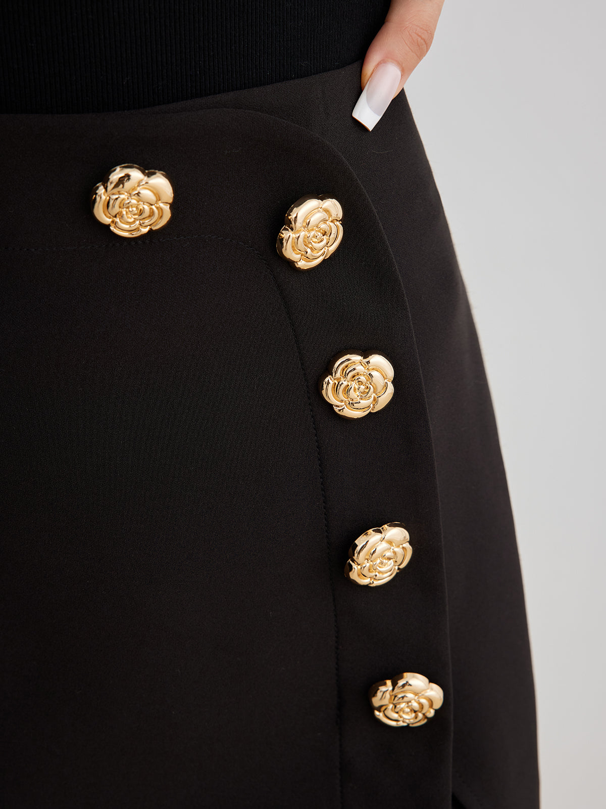 Metal Çiçek Süslemeli Dantel Biyeli Etek