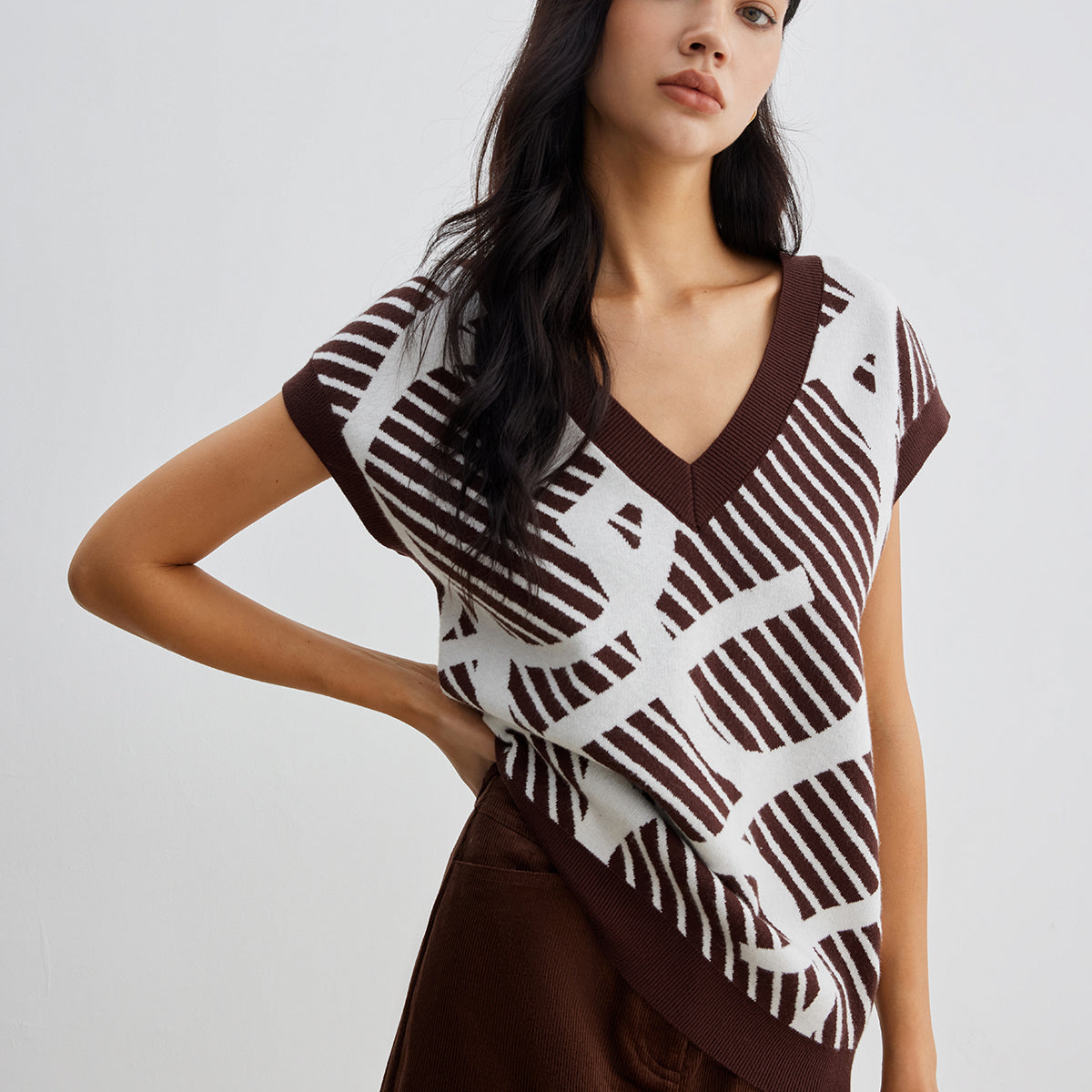 Geometrik Desenli Kontrast Çizgili Süveter