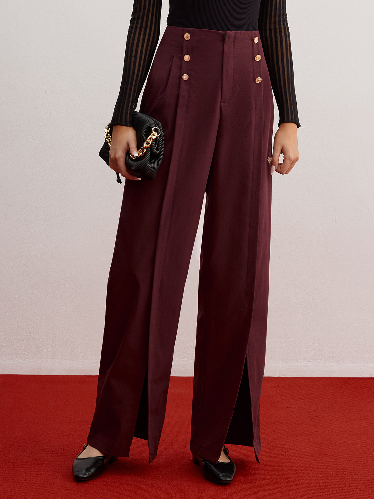 Düğme Detaylı Yırtmaçlı Bol Paça Pantolon