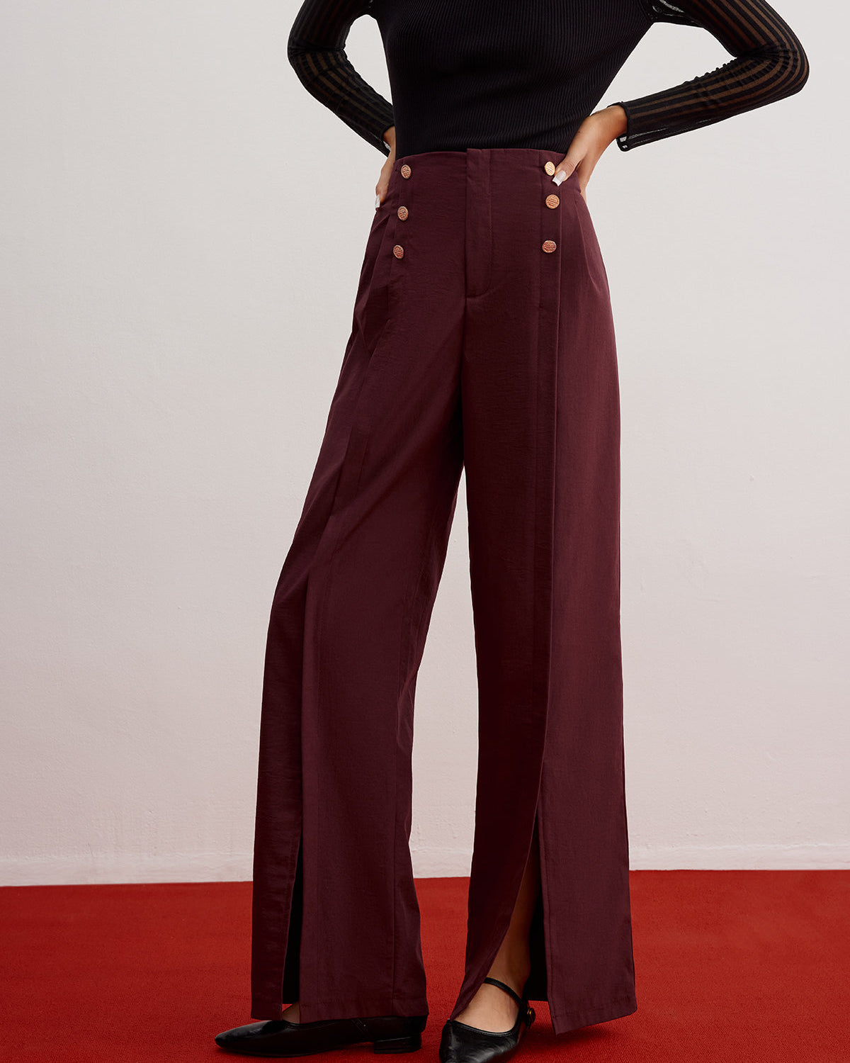 Düğme Detaylı Yırtmaçlı Bol Paça Pantolon