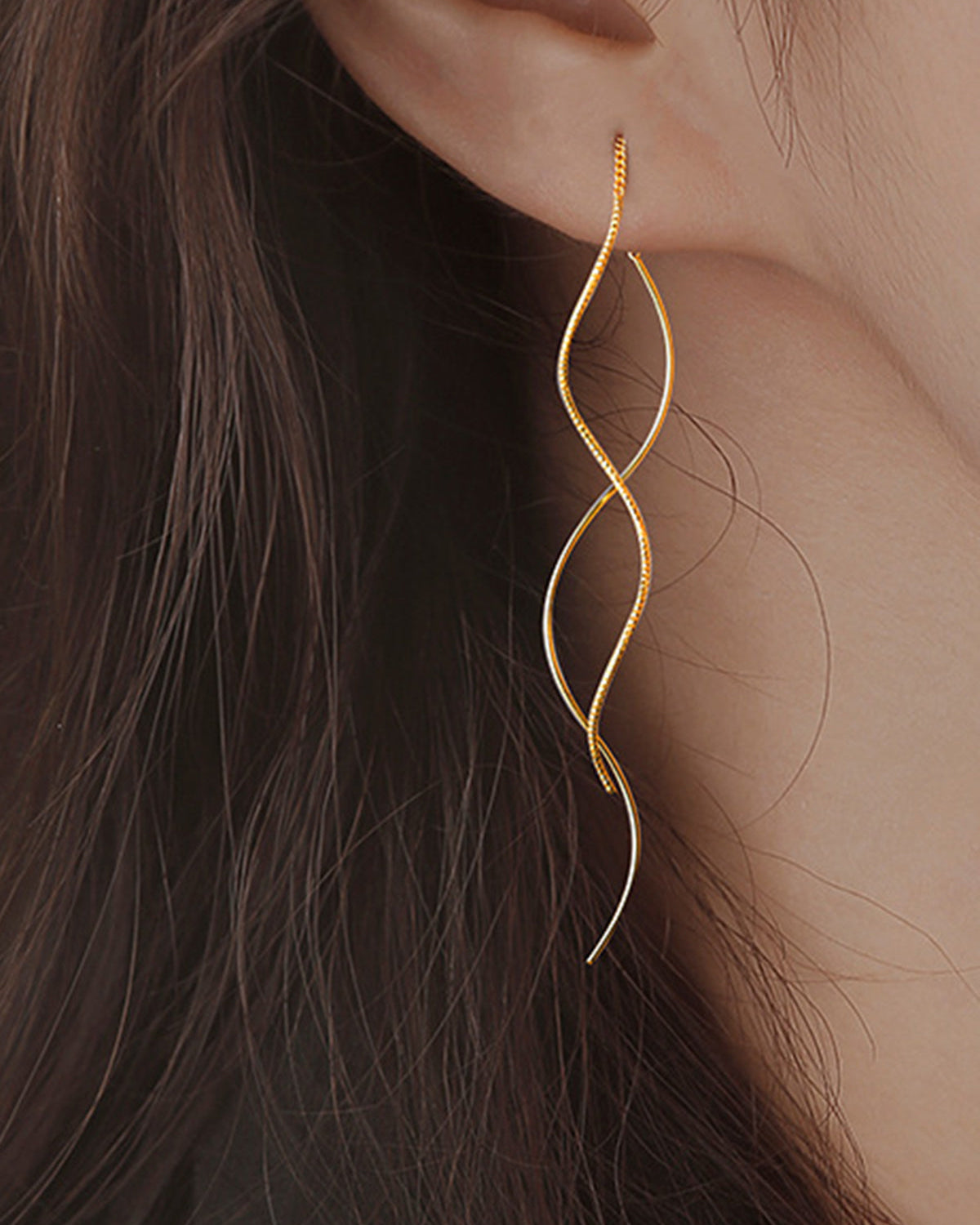 Spiral Püsküllü Küpe