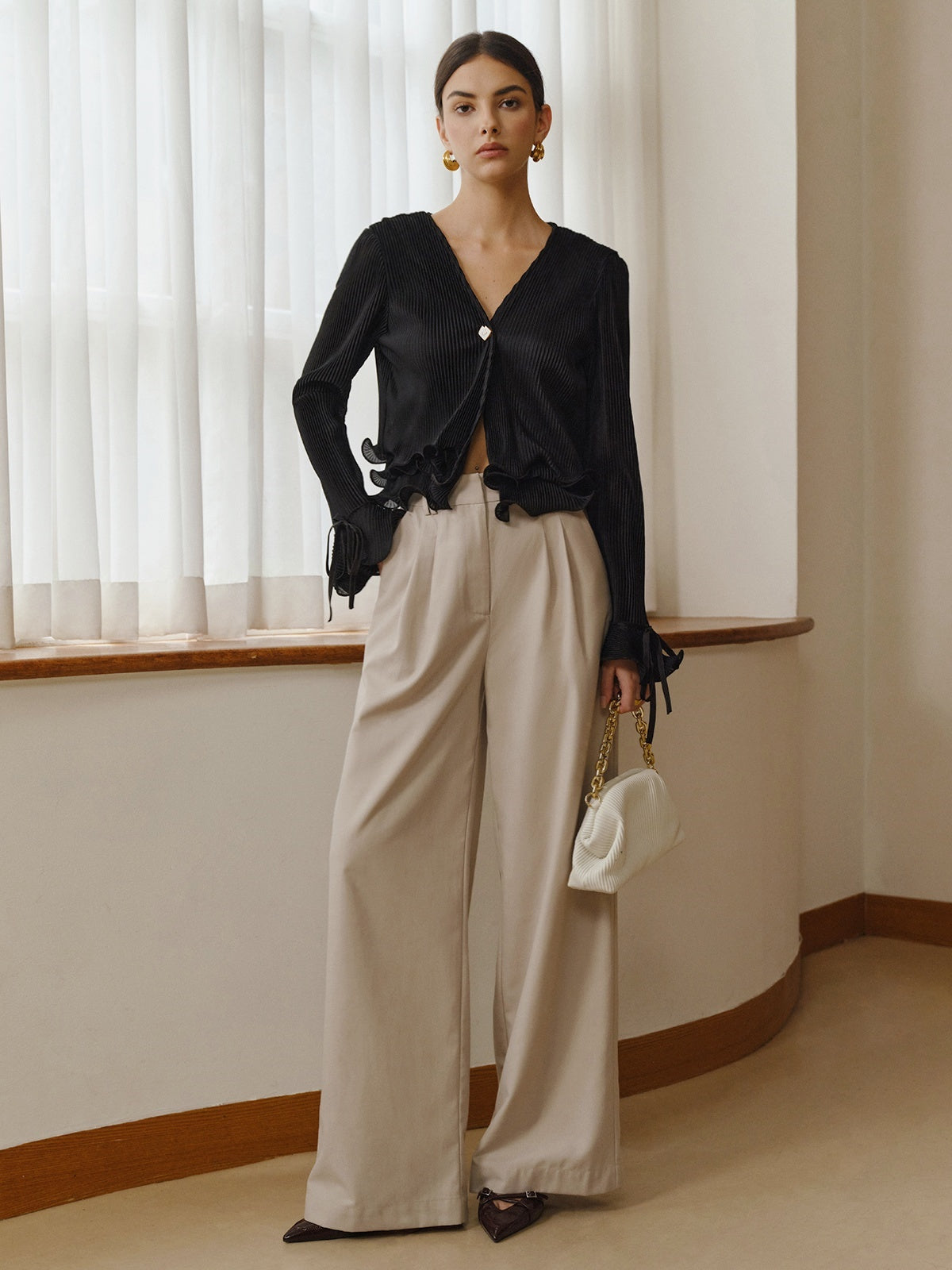 Fırfır Düğme Detaylı Pliseli Bluz