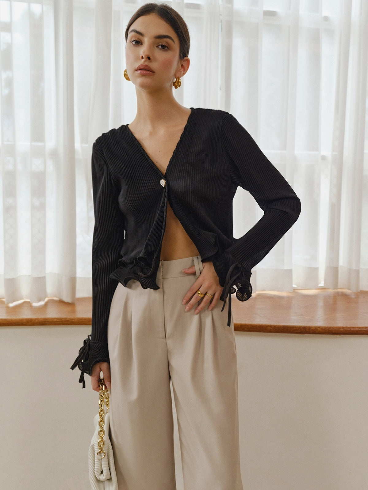 Fırfır Düğme Detaylı Pliseli Bluz