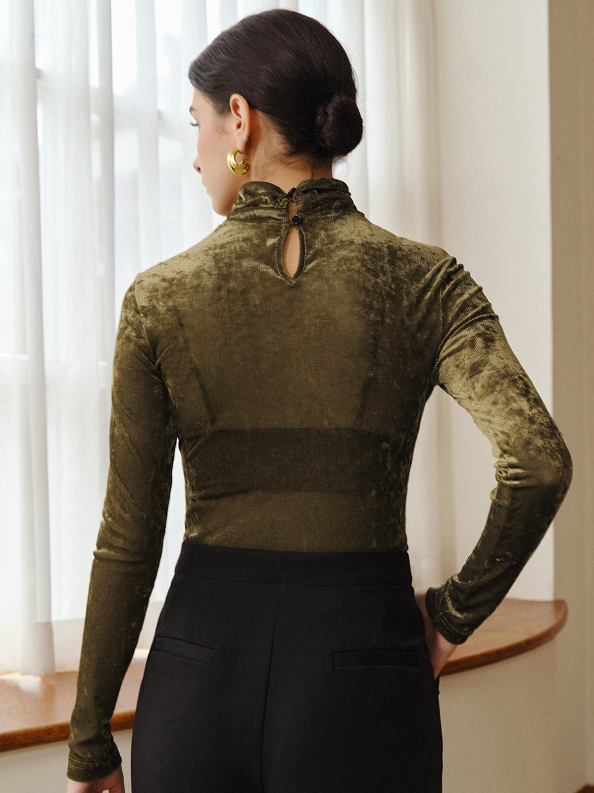 Balıkçı Yaka Yarı Şeffaf Kadife Bluz