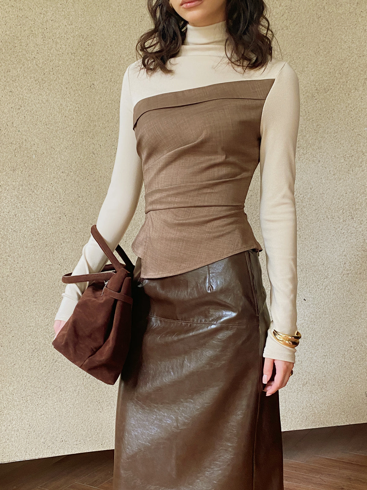 Renk Bloklu Pliseli Panel Tişört