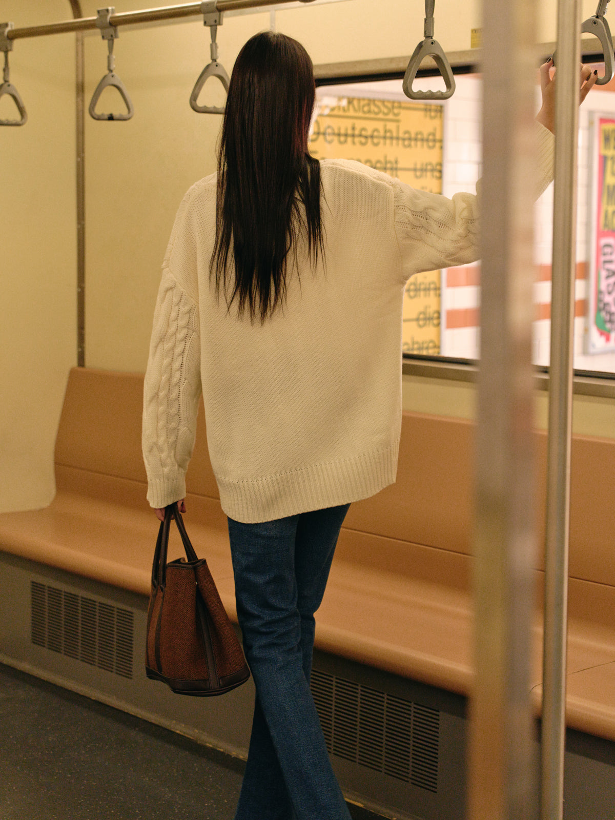 Çok Yönlü V Yaka Düğmeli Bükümlü Hırka