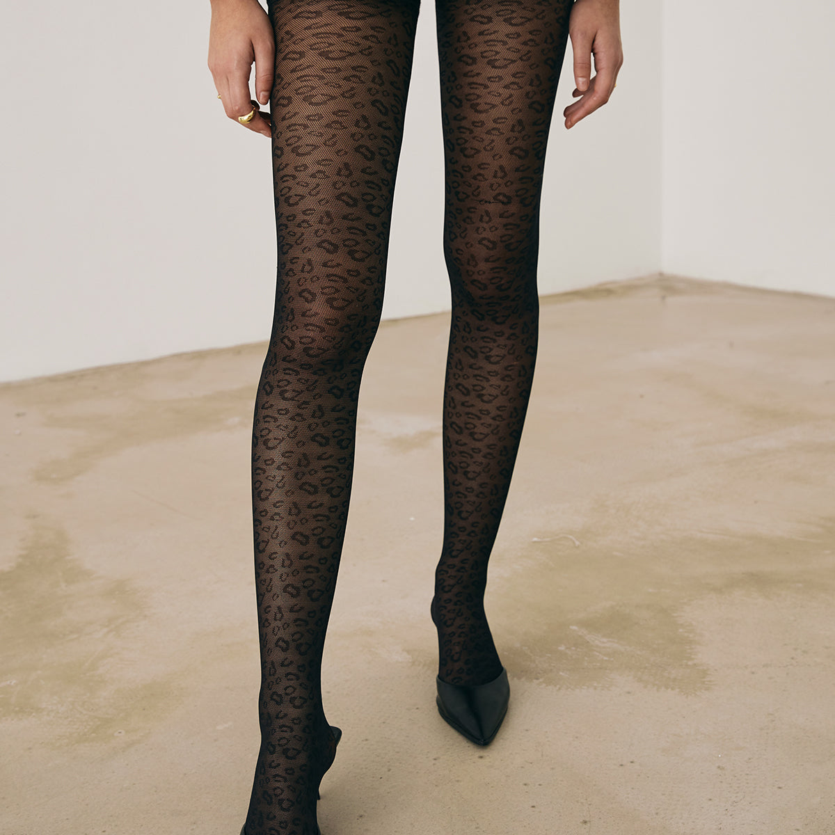 Leopar Desenli İnce Külotlu Çorap