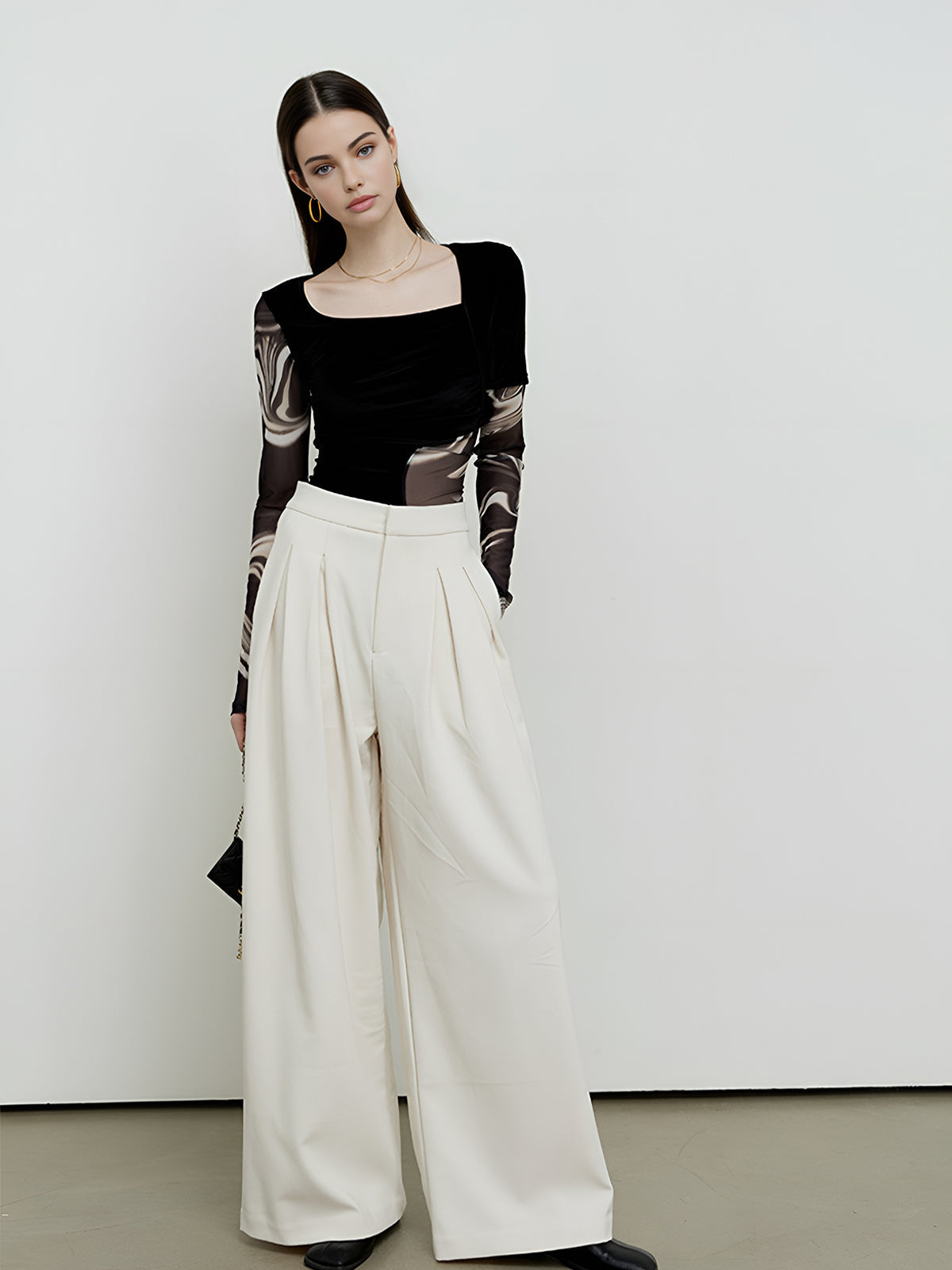 Yarı Transparan Geometrik Desenli Tül Jarse Üst