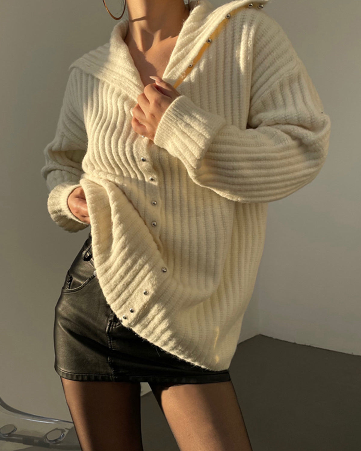 Zarif Düğmeli Hırka