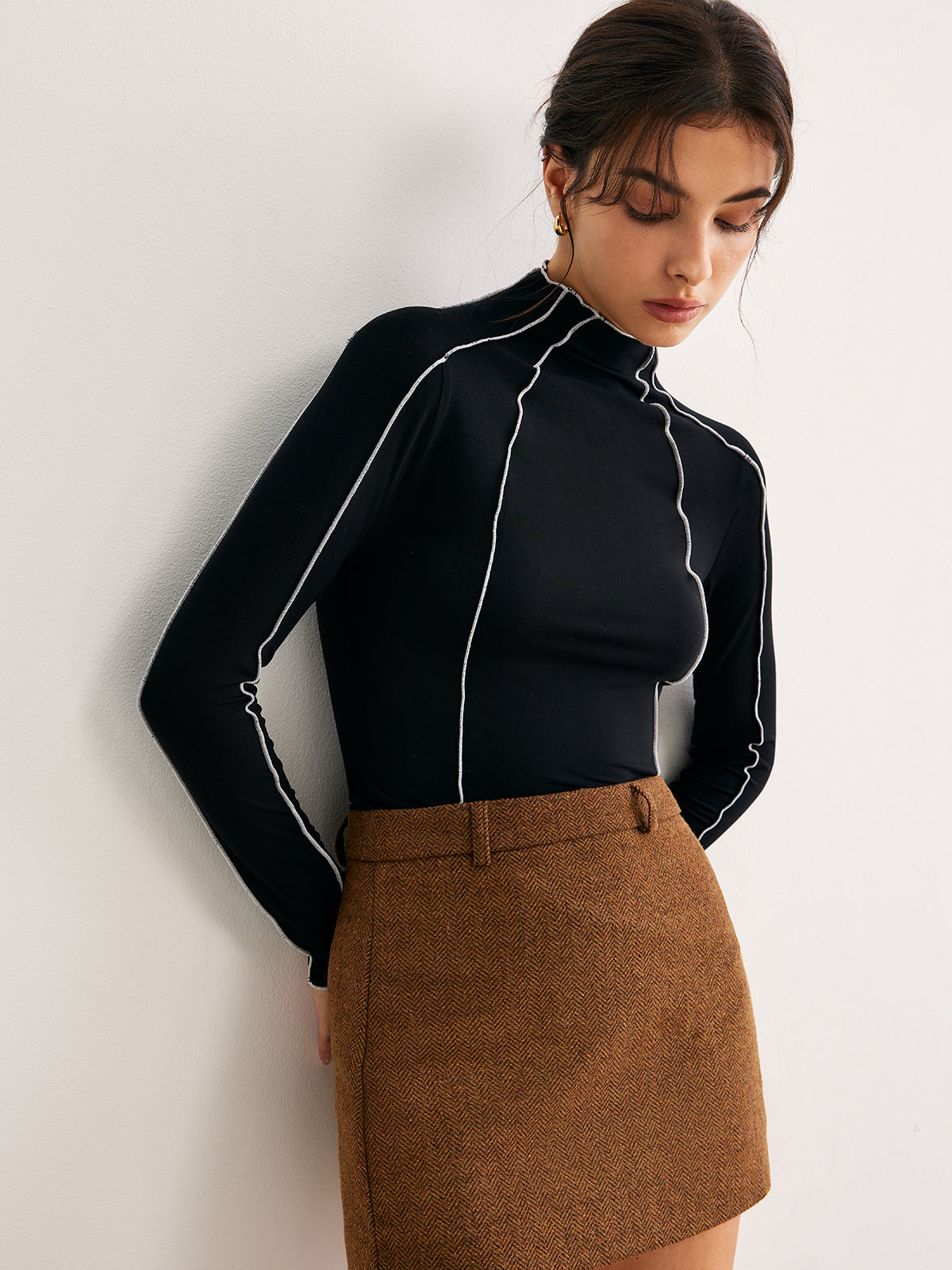 Büzgülü Kontrast Biyeli Dar Kesim Bluz