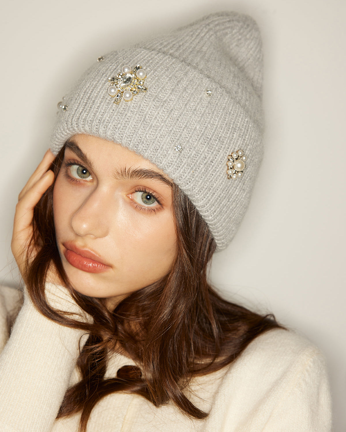 Taş İşlemeli Tavşan Kürkü Bere