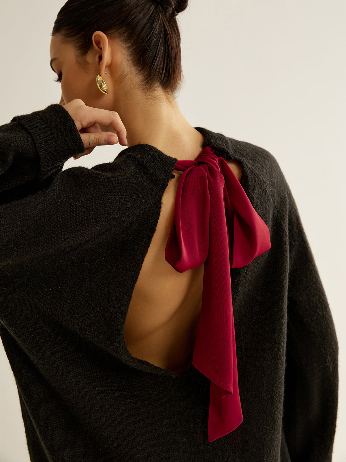 Oversize Sırtı Açık Bağcıklı Kazak