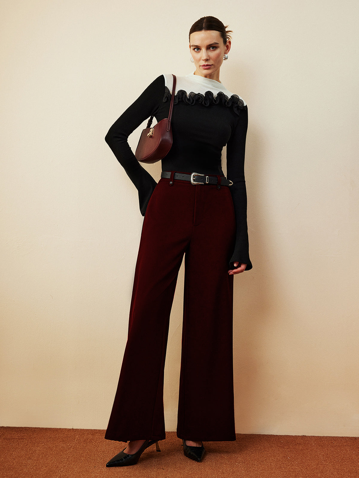 Romantik Dik Yaka Fırfırlı Bluz