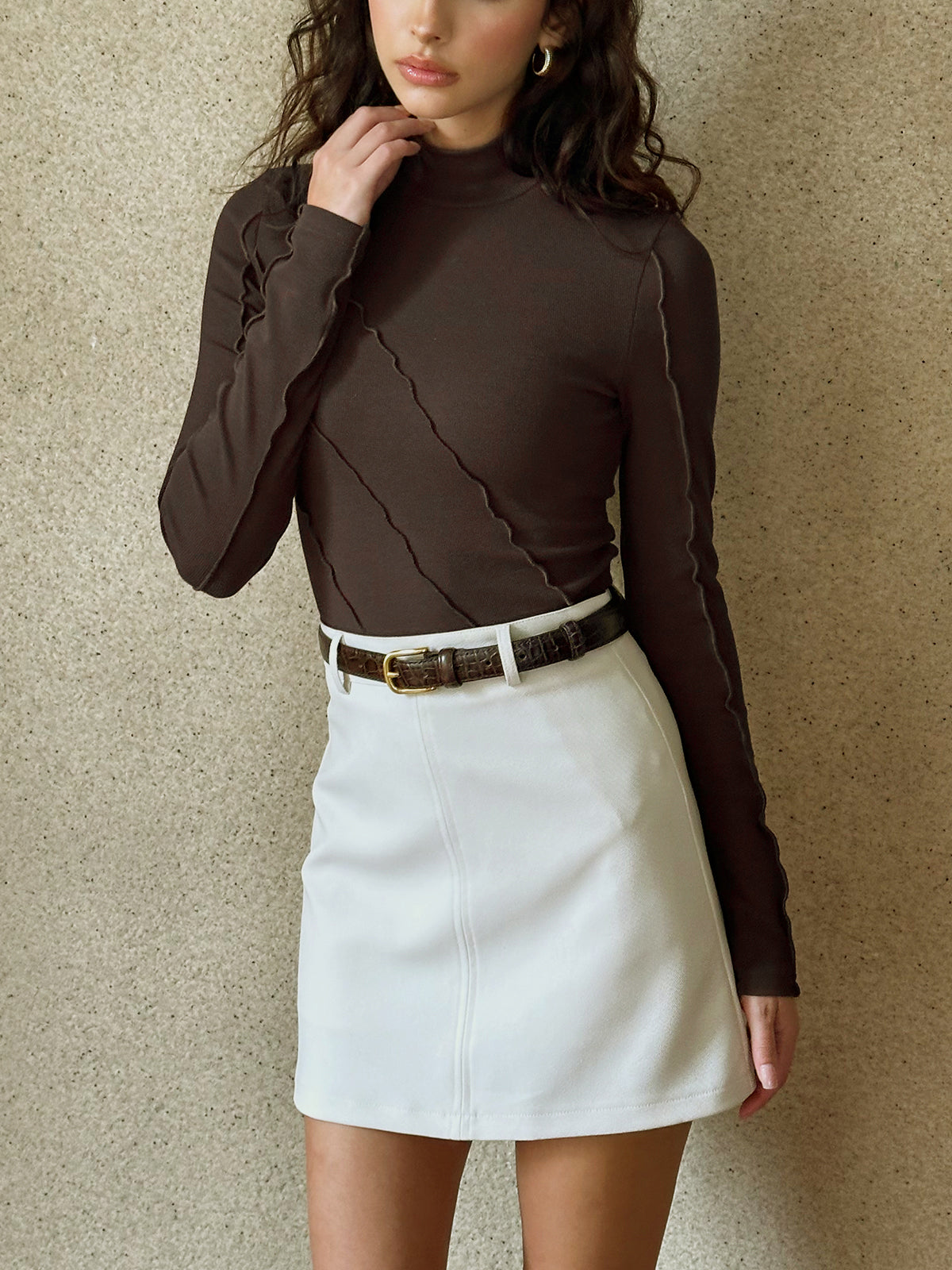 Asimetrik Dikiş Detaylı Dar Kesim Üst