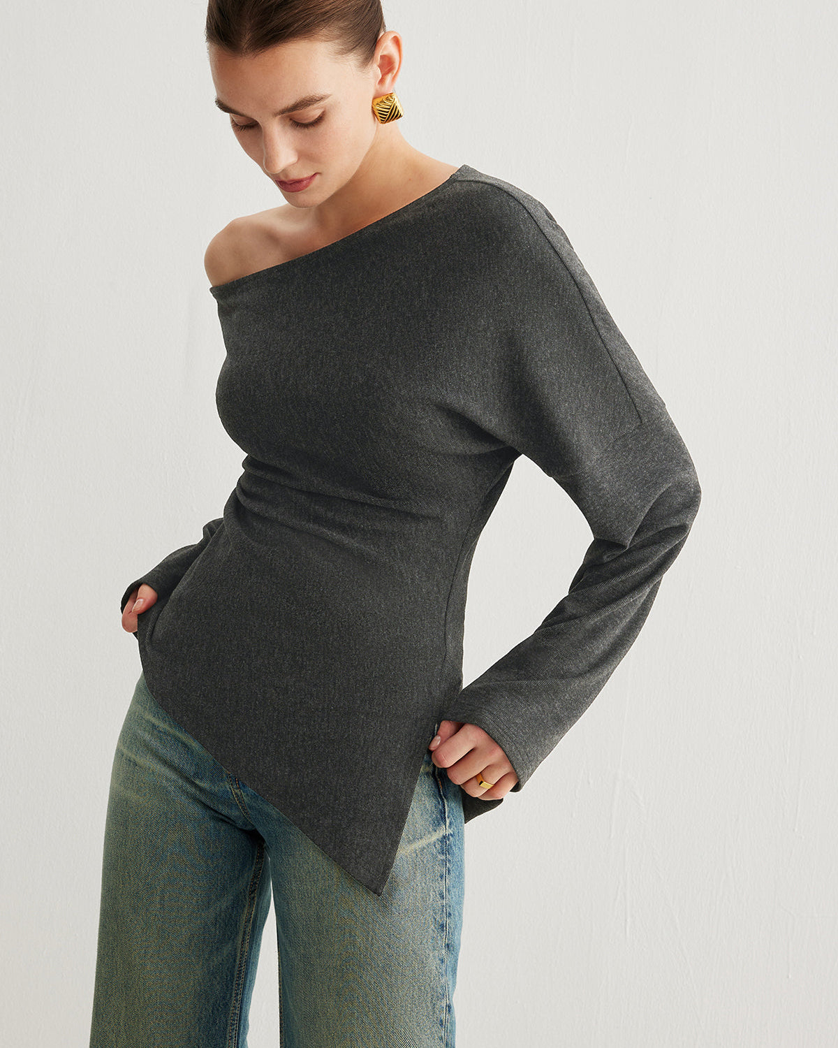 Asimetrik Yaka Yırtmaç Detaylı Büzgülü Bluz