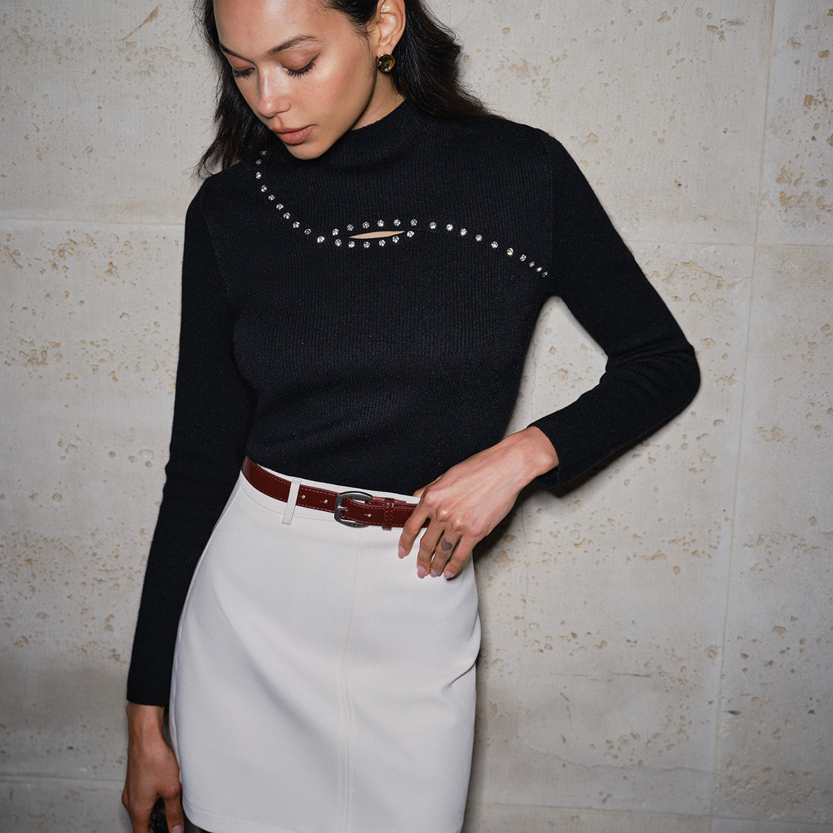 Kesik Detaylı Boncuklu Dar Ribana Kazak