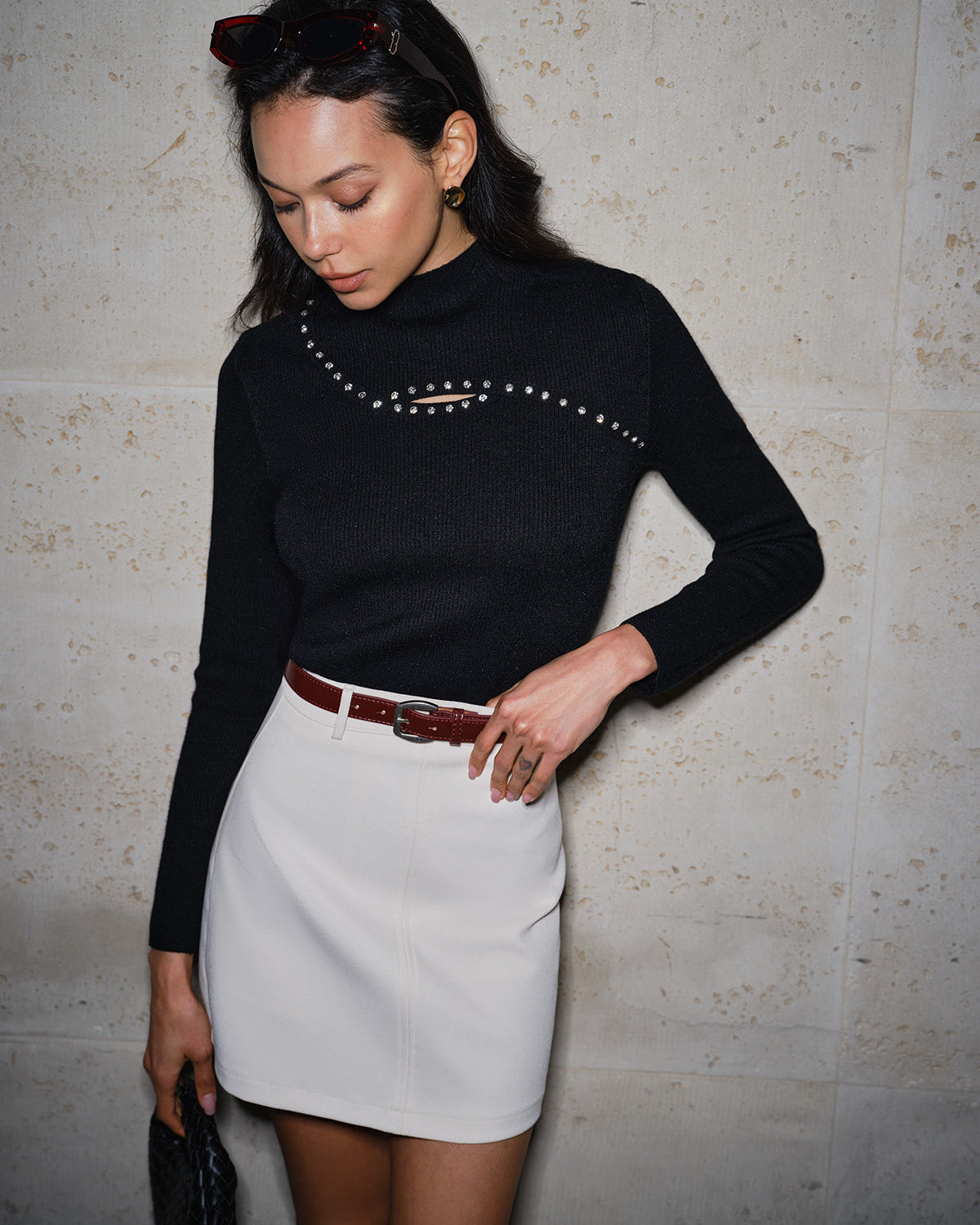 Kesik Detaylı Boncuklu Dar Ribana Kazak