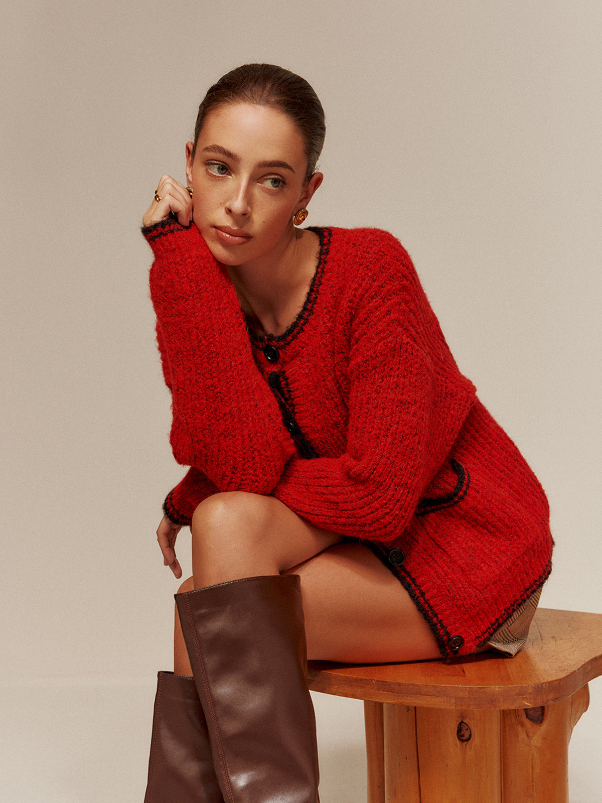 Kontrast Biyeli Cepli Düğmeli Hırka