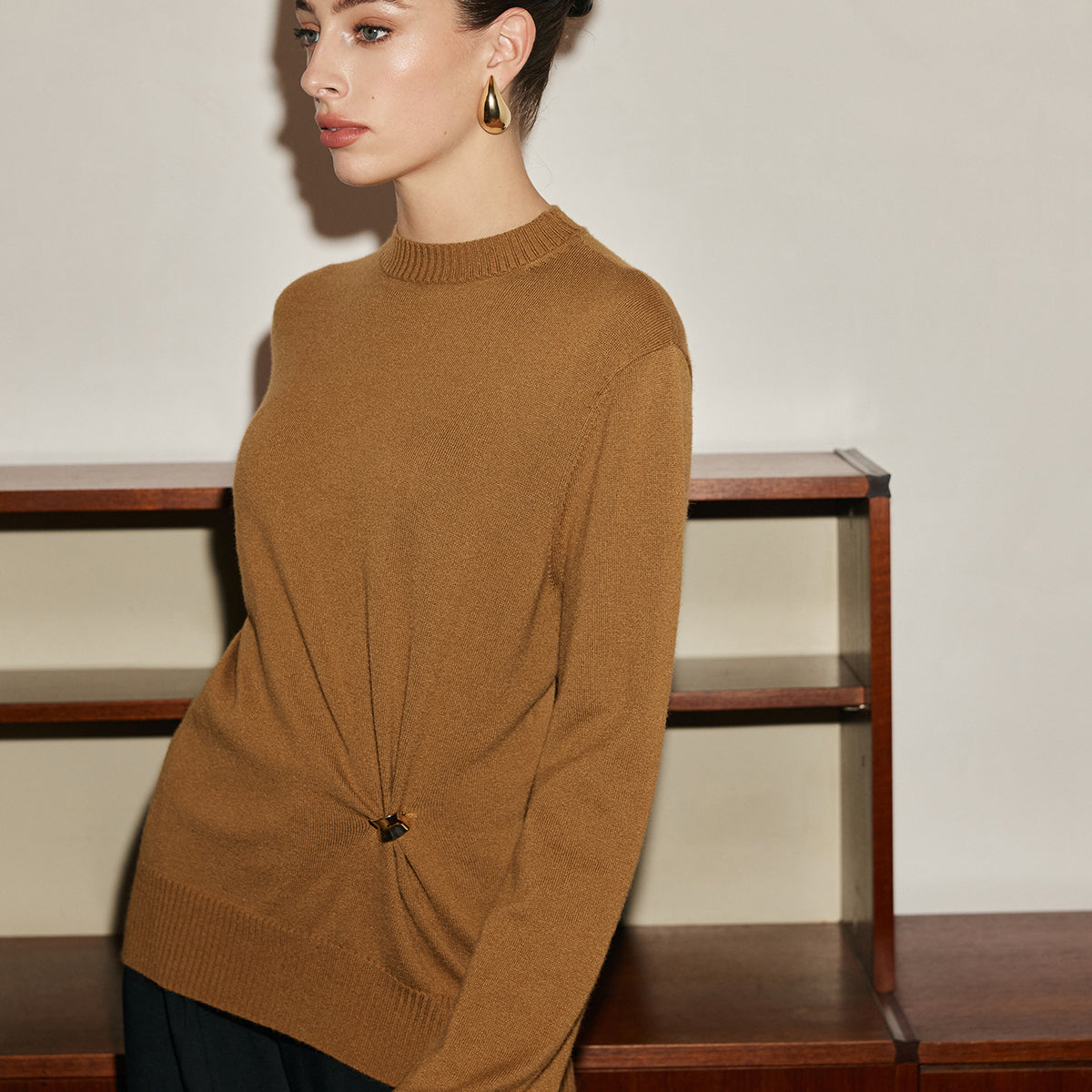 Yün Karışımlı Metal Düğüm Detaylı Kazak