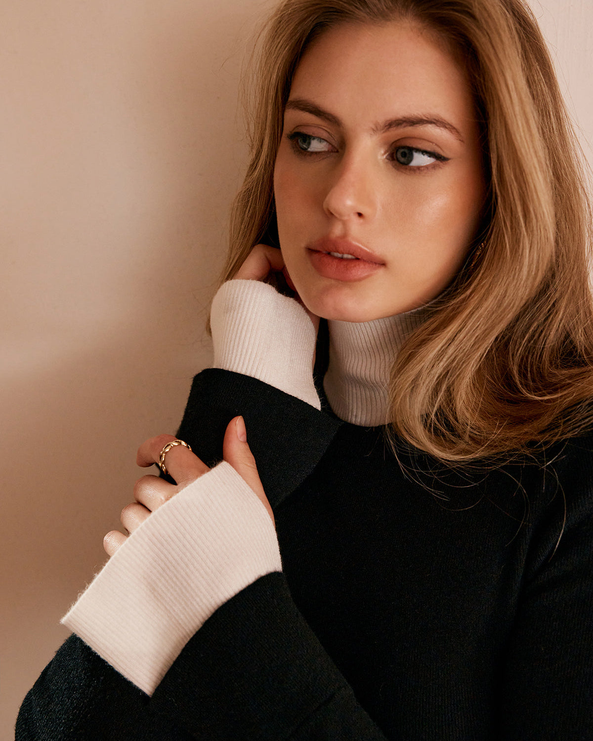 Renk Bloklu Balıkçı Yaka Triko Üst