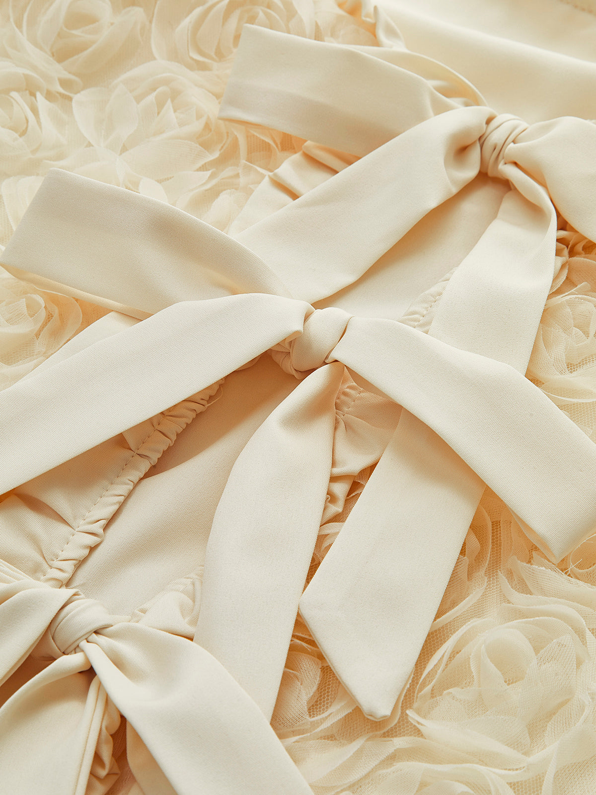 Romantik Ön Bağlamalı Gül Detaylı Ceket