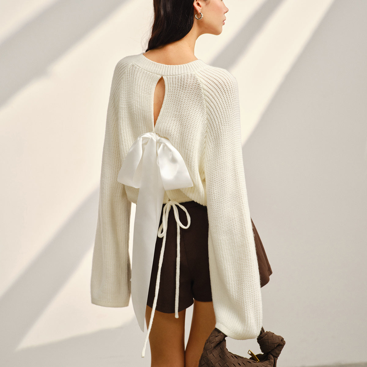 Saten Fiyonk Detaylı Volan Kol Kısa Triko Kazak