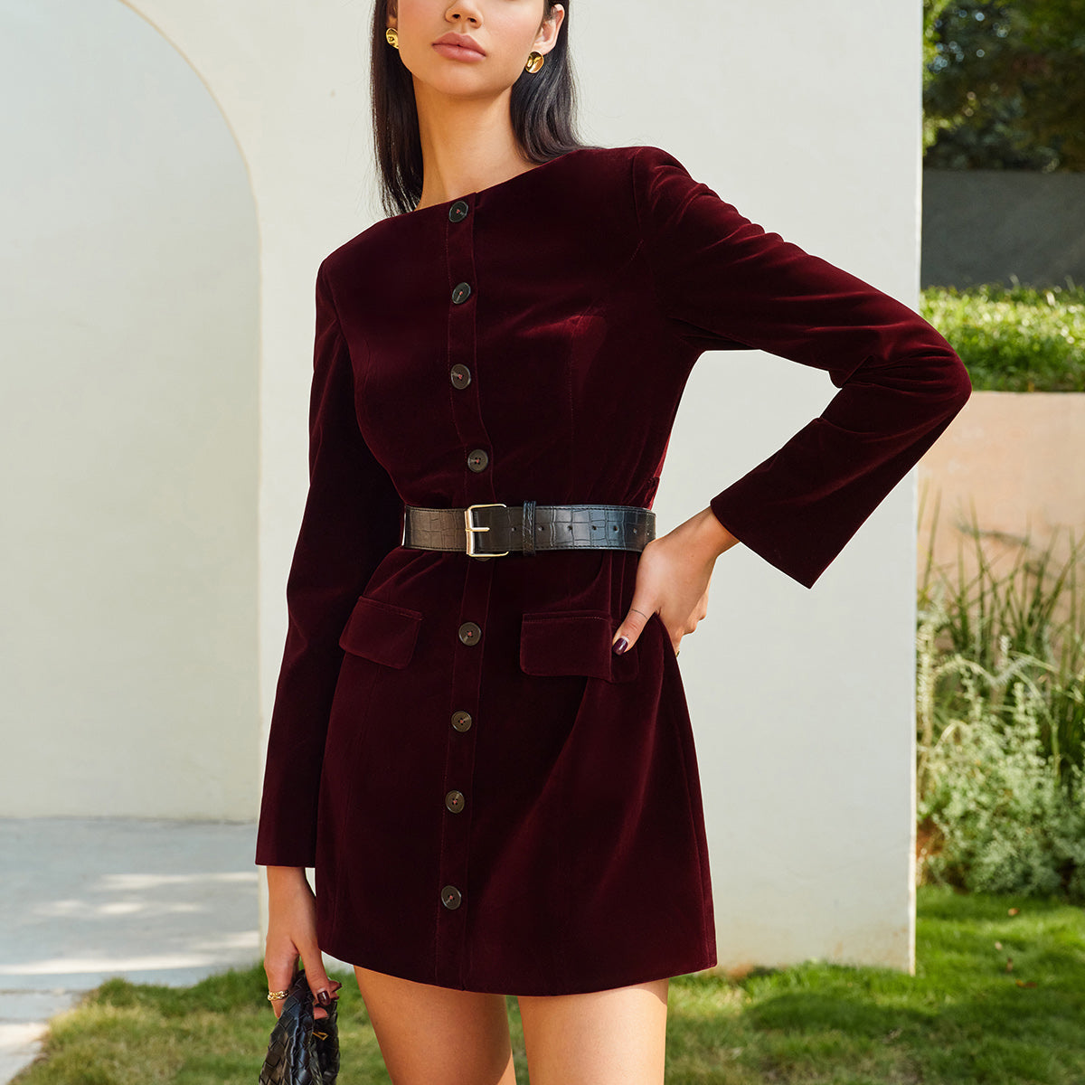Kemerli Kadife Düğmeli Kısa Elbise