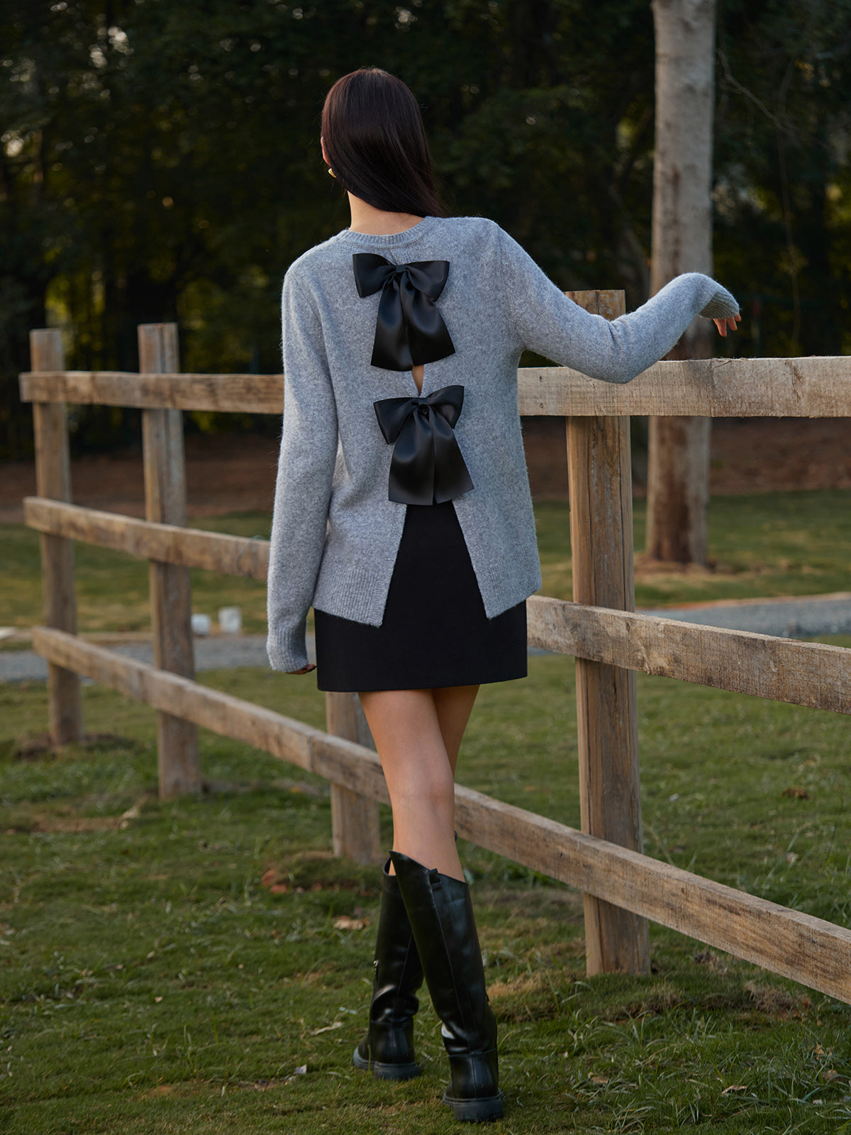 Bisiklet Yaka Fiyonk Detaylı Triko Kazak