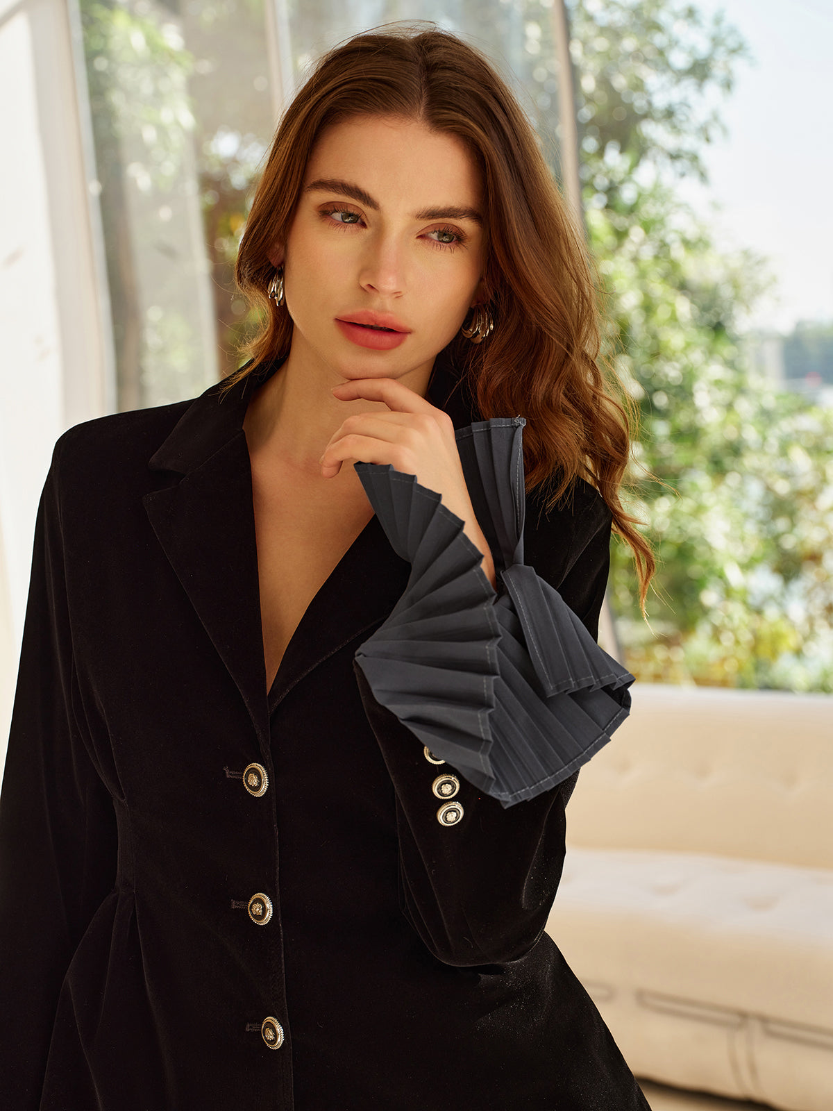 Pileli Fırfır Manşetli Kadife Etek Takımı