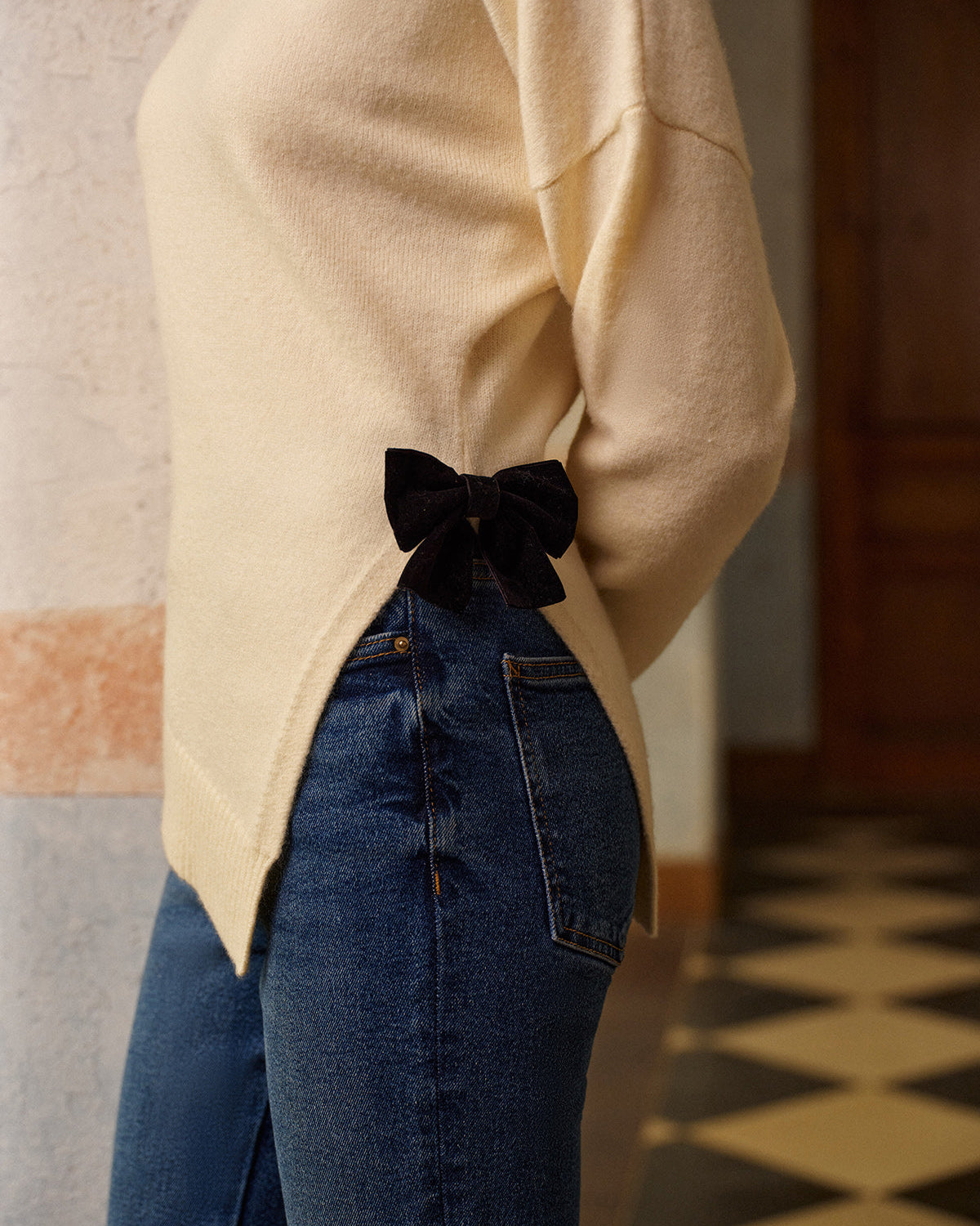 Fiyonk Detaylı Yüksek Esnek Yırtmaçlı Triko Kazak