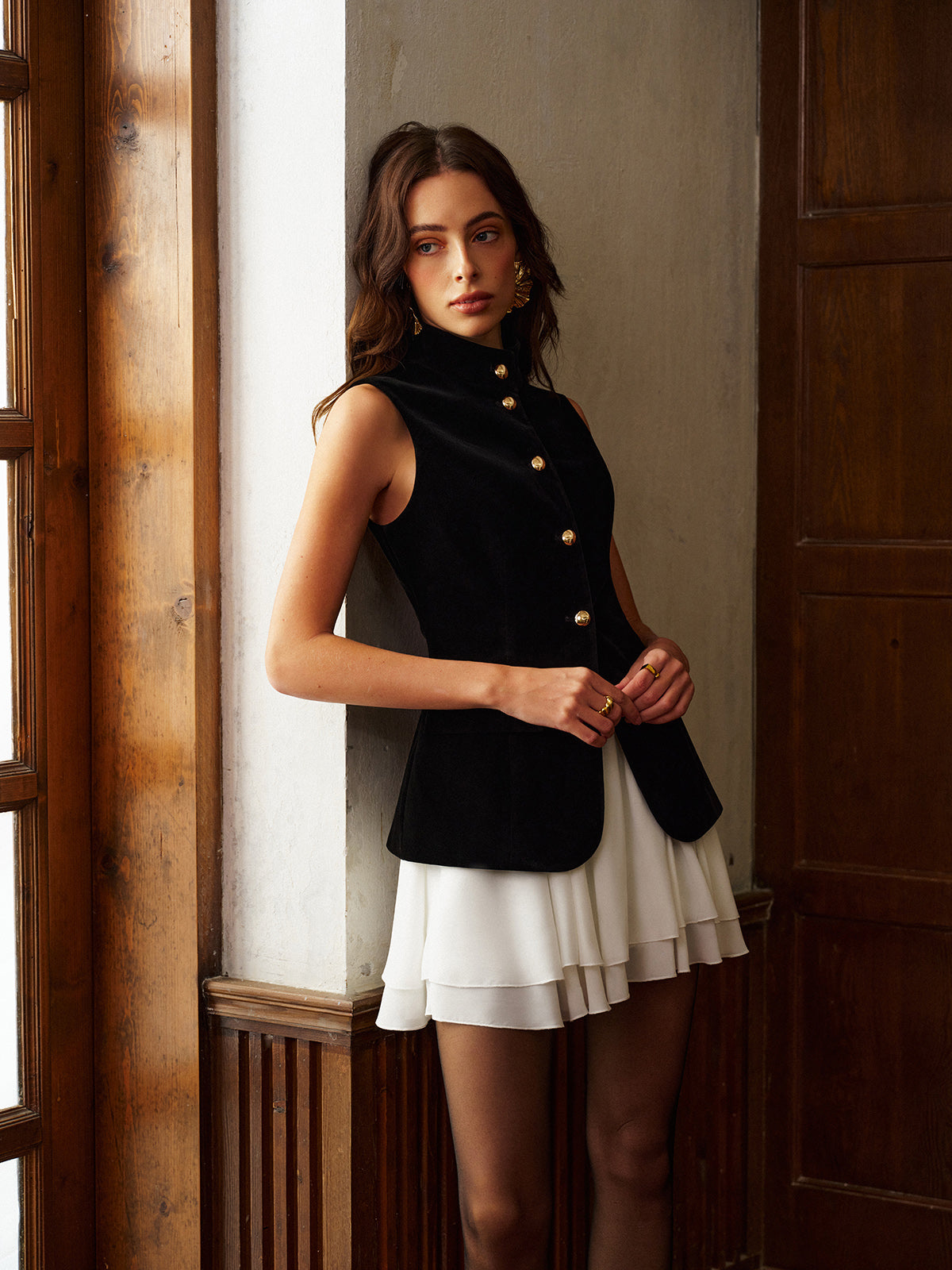 Düğme Detaylı Yırtmaçlı Kadife Bluz ve Şifon Etek Takımı