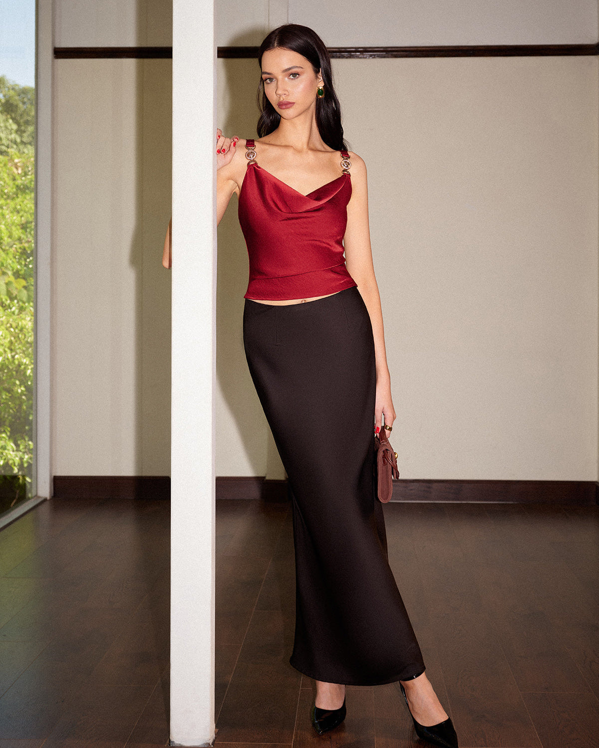 Drapeli Yaka Metal Detaylı Saten Atlet Bluz