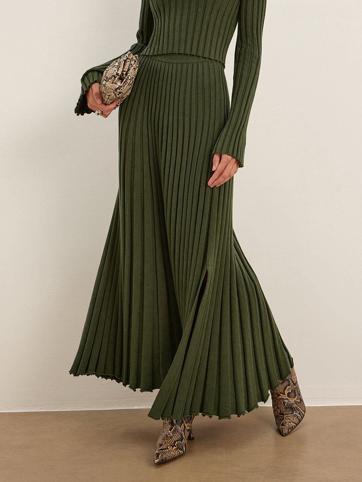 Dalgalı Kenarlı Pileli Triko Etek Seti