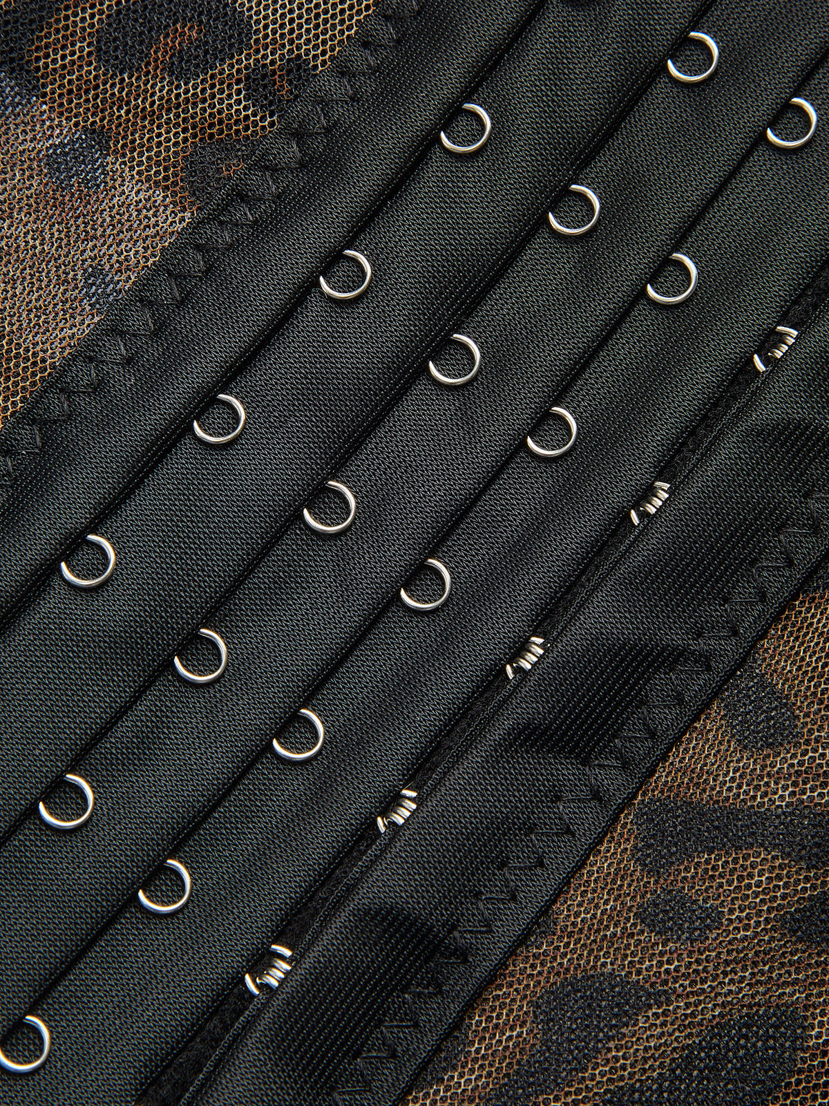 Yarı Transparan Leopar Desenli Korse