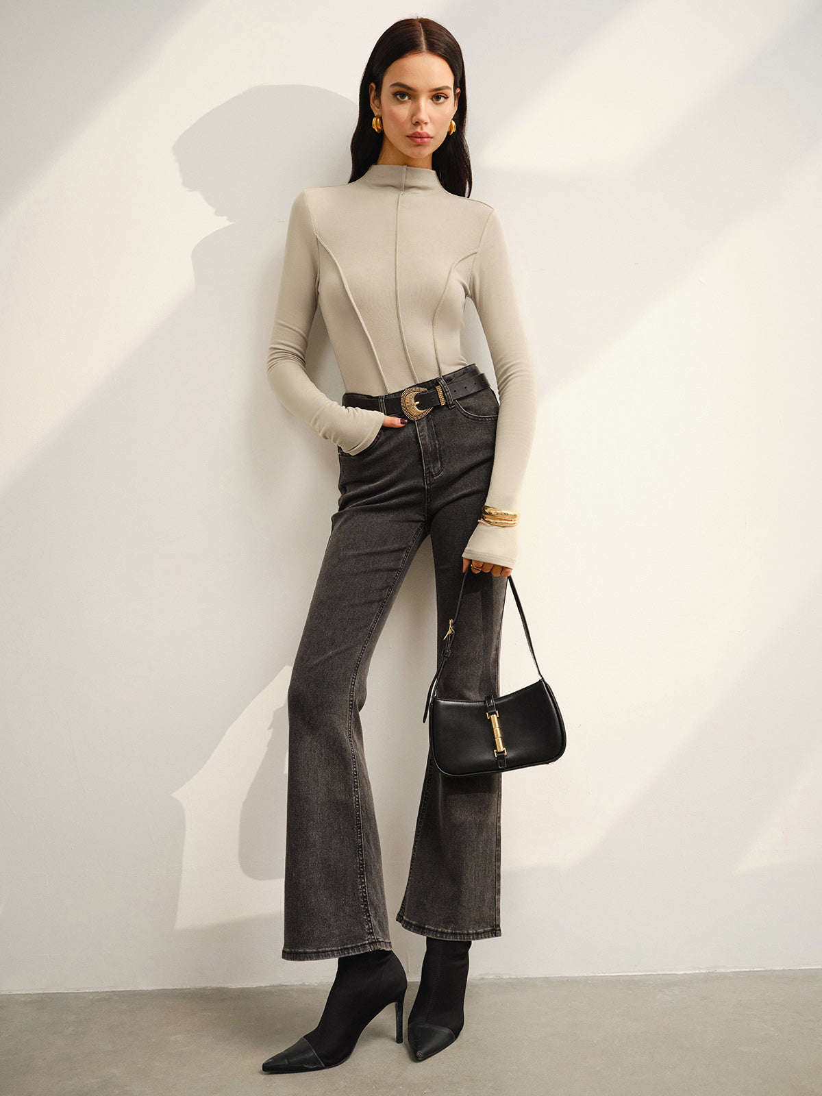 Dik Yaka Biye Detaylı  Bluz