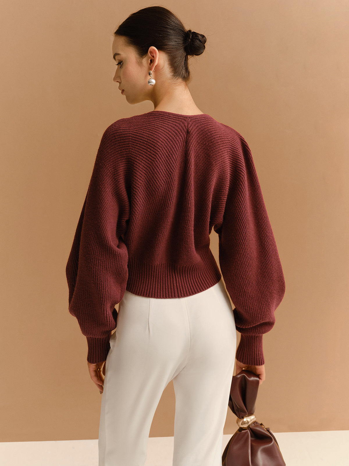 Kuzu Kolu Metal Detaylı Kısa Hırka