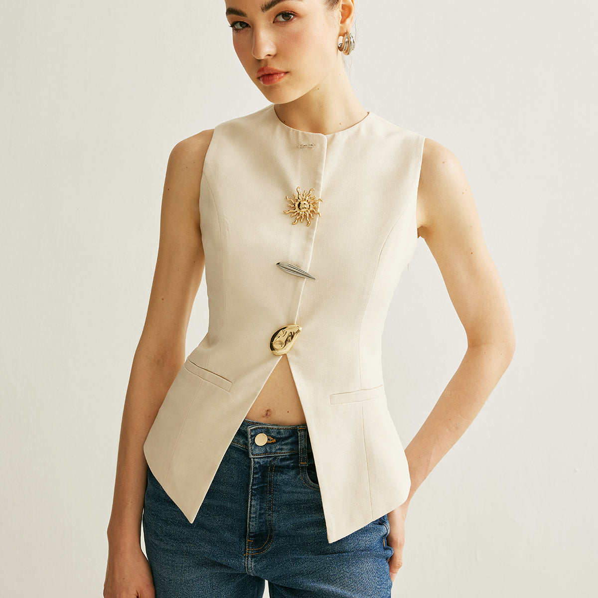 Metal Detaylı Yırtmaçlı Yelek