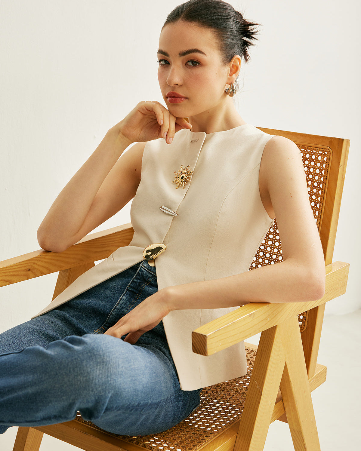 Metal Detaylı Yırtmaçlı Yelek