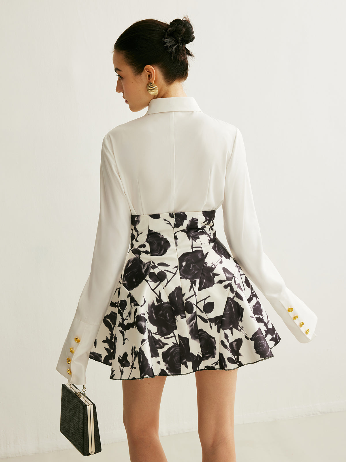 Metal Düğmeli Cutout Polo Yaka Bluz