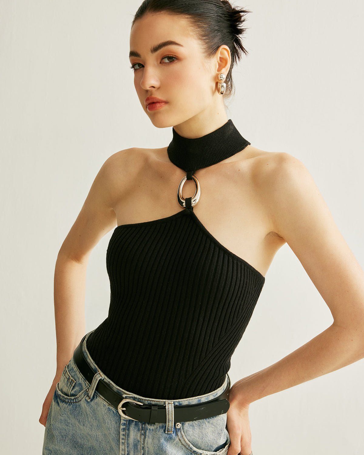 Halka Detaylı Ribanalı Halter Bluz