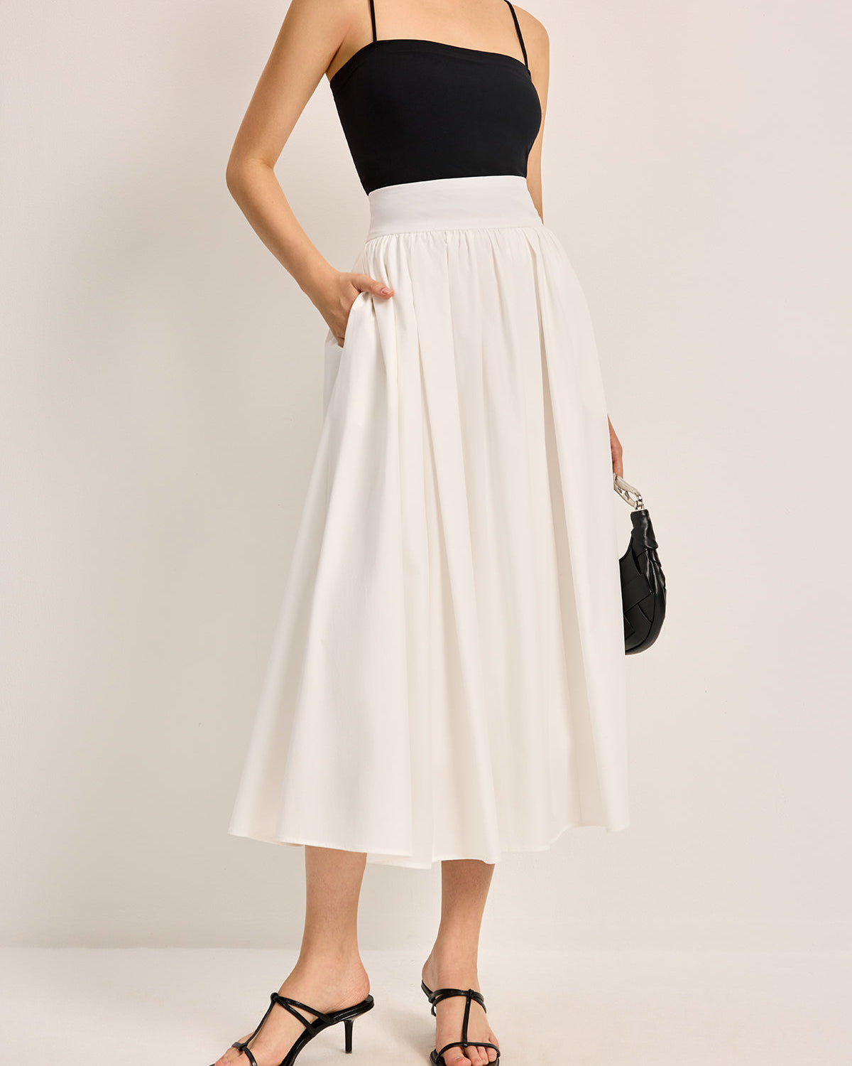 Zarif Yarı Şeffaf Pileli A Form Etek