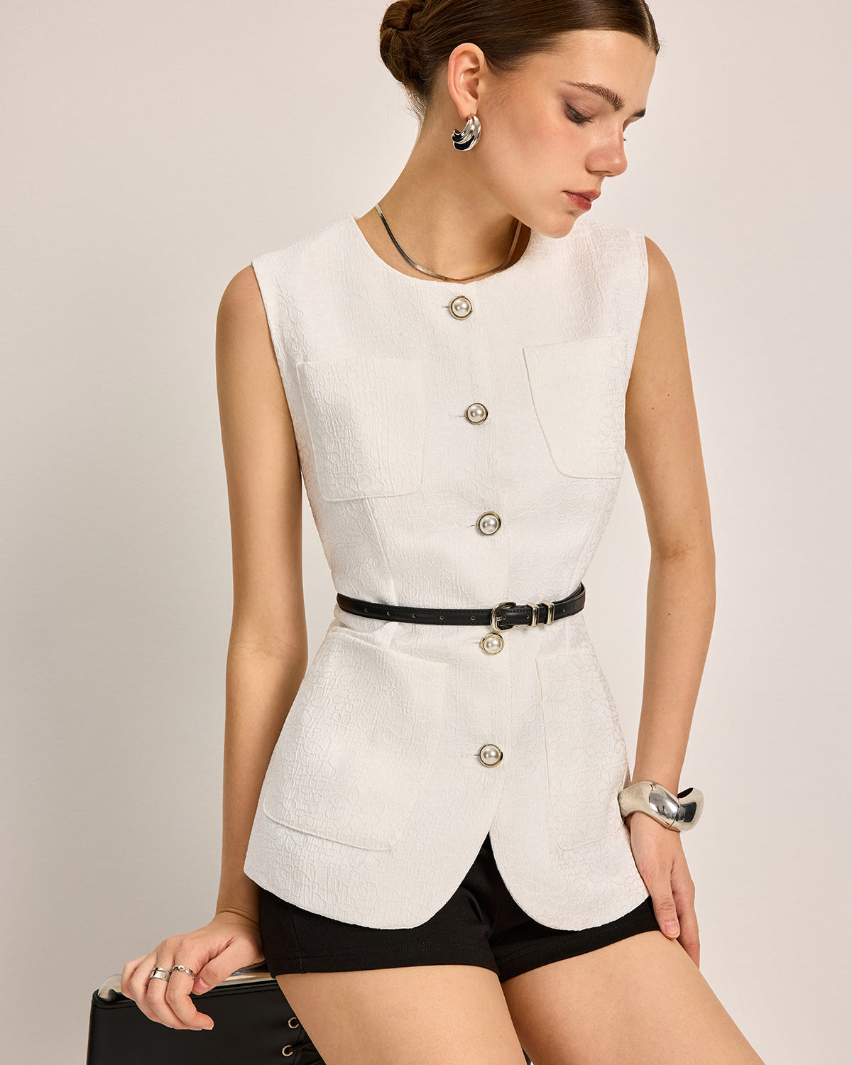 Önden Düğmeli Cepli Dokulu Kemer Detaysız Yelek