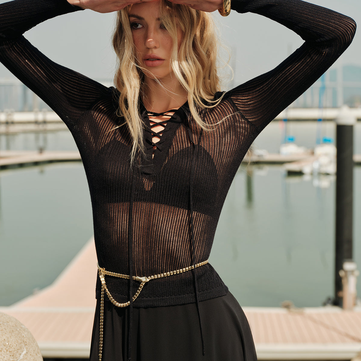 Önden Bağcıklı Transparan Uzun Kollu Triko Kazak