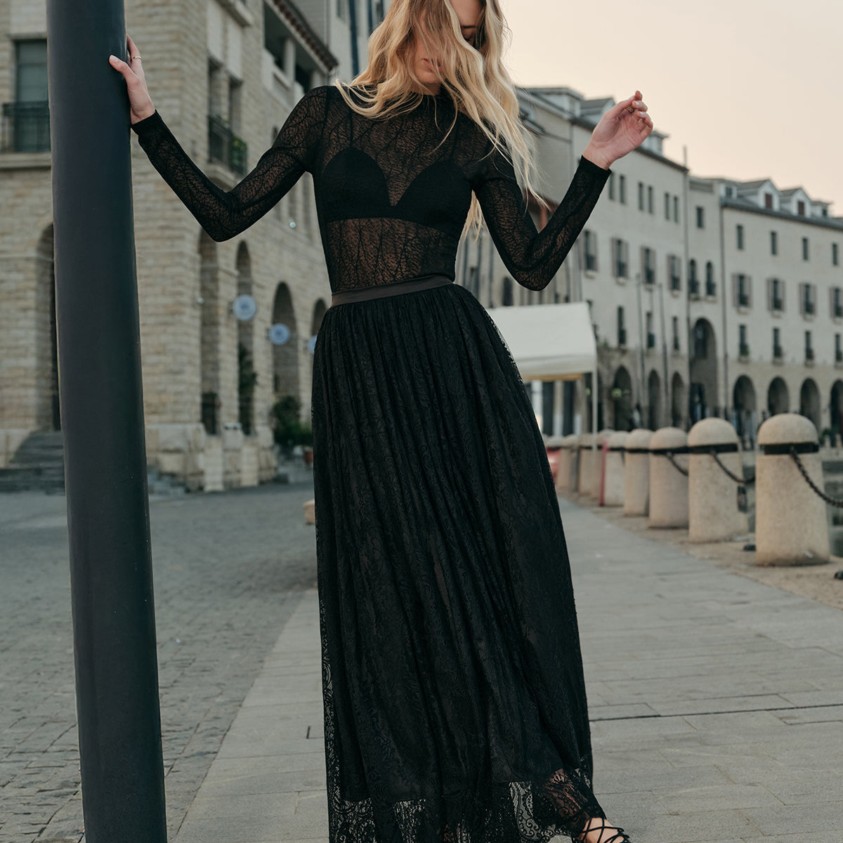 Dantel İşlemeli A Kesim Etek