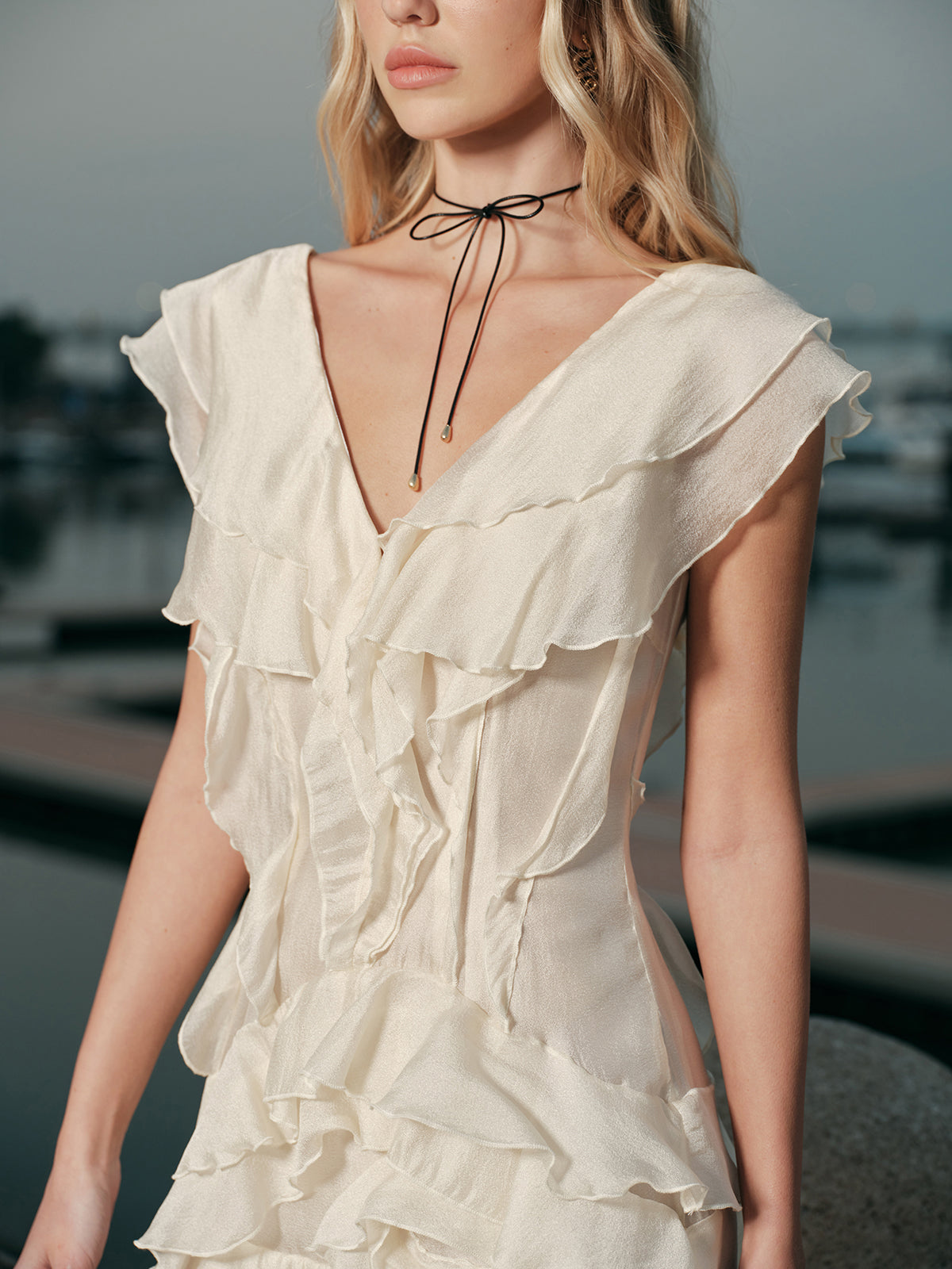 Fırfırlı İpek Kemersiz Elbise