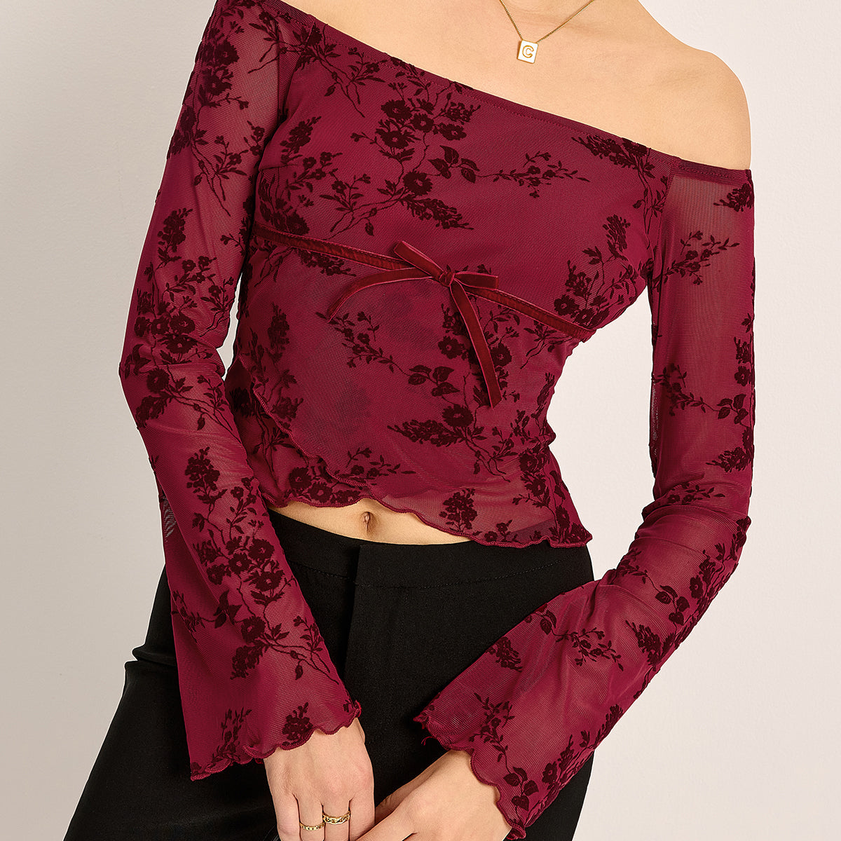 Omuzsuz Çiçek Desenli Yarı Şeffaf Tişört