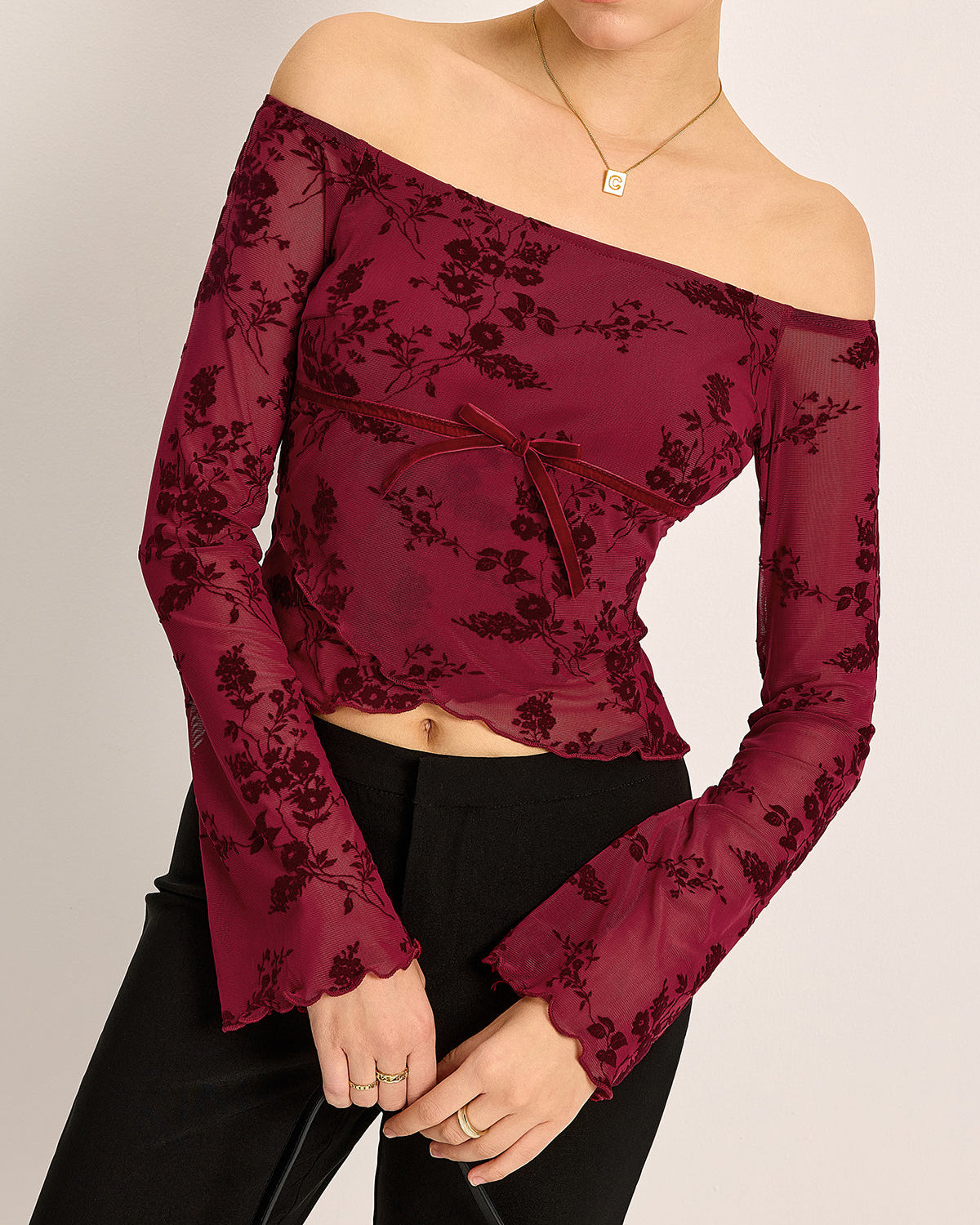 Omuzsuz Çiçek Desenli Yarı Şeffaf Tişört