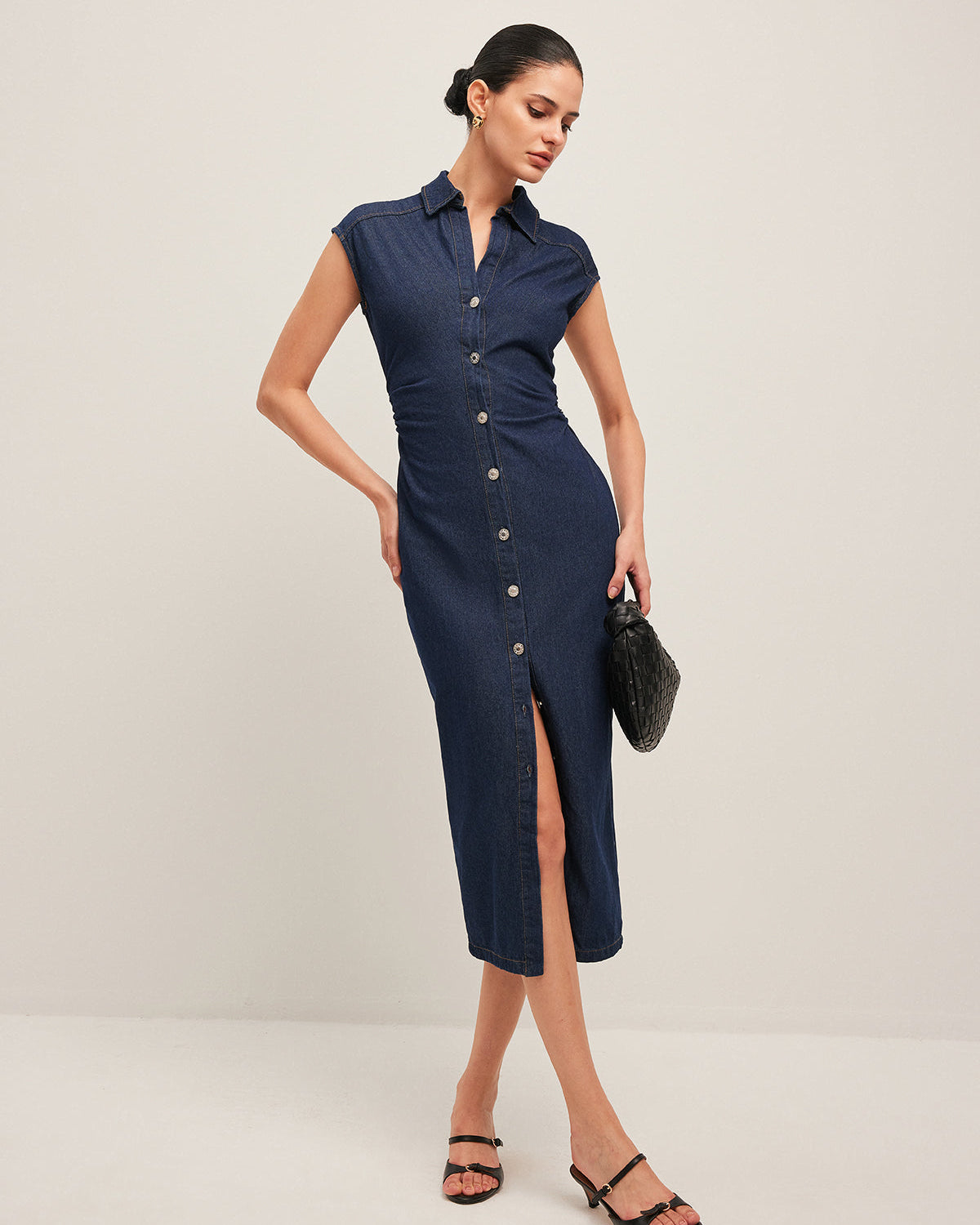 V Yaka Kolsuz Düğmeli Kot Elbise