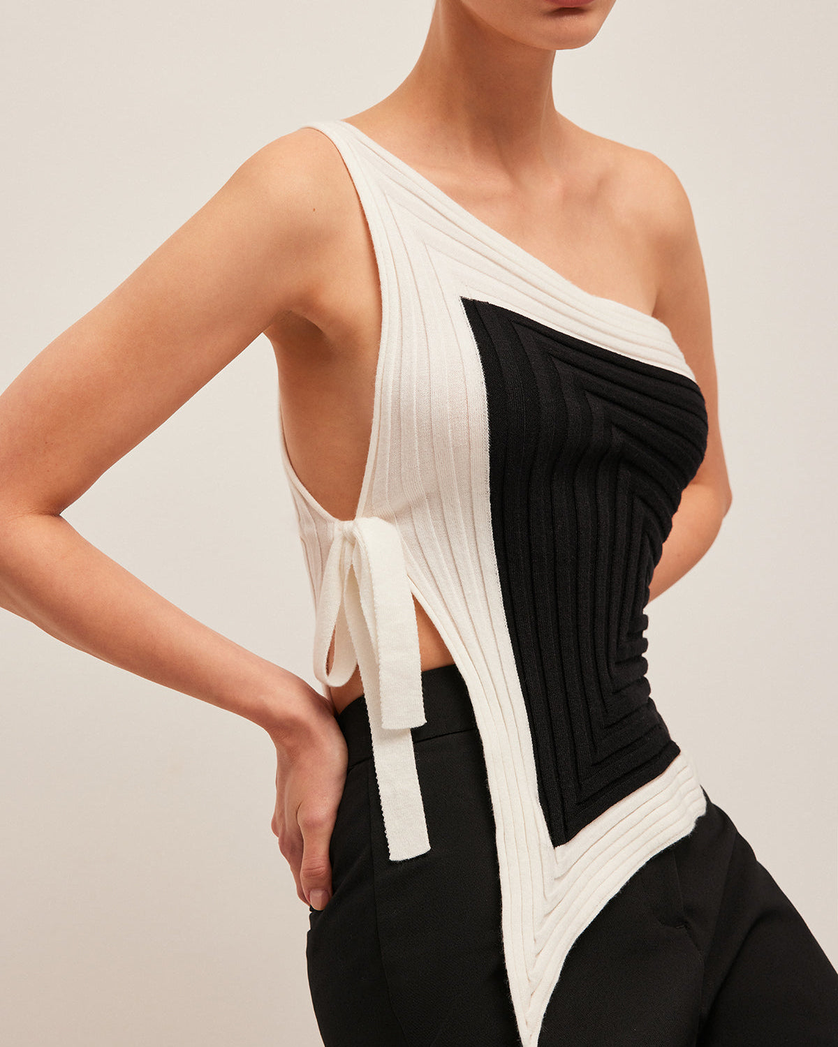 Asimetrik Ribanalı Yan Bağlamalı Bluz